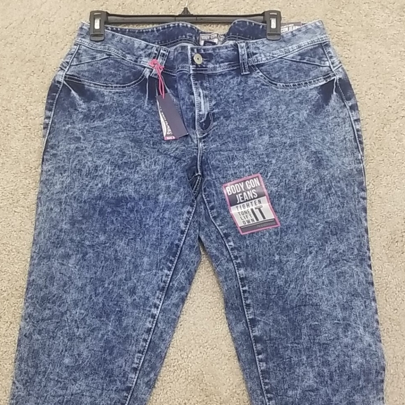 Jeans - Picture 3 of 6